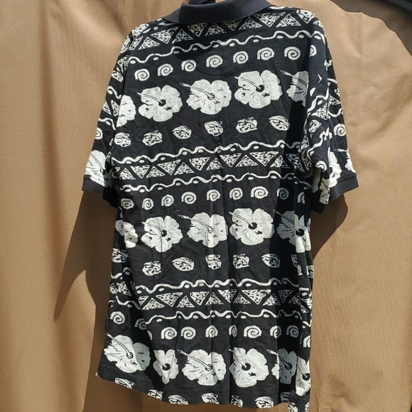 HAWAIIN SHORT SLEEVE POLO IN SIZE LARGE - Picture 5 of 7